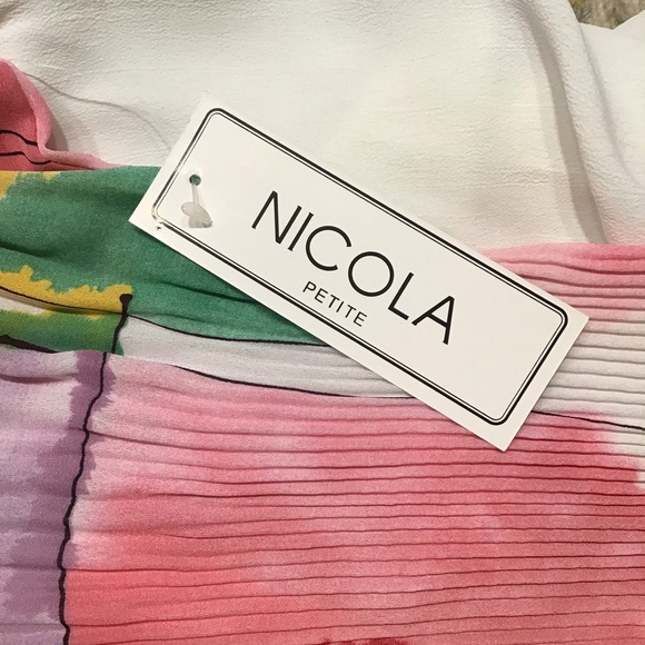 NICOLA PETITE top.  NWT - Picture 6 of 8